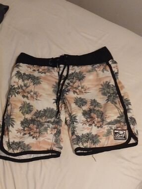 Reef Men’s Palm-Print Board Shorts in Beige, Black and Green